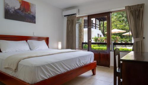 Standard Room Plus 1 King Bed