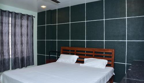 Double Room with Balcony (2 Adults + 1 Child)
