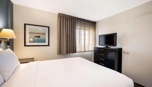 One-Bedroom Suite with Two Queen Beds