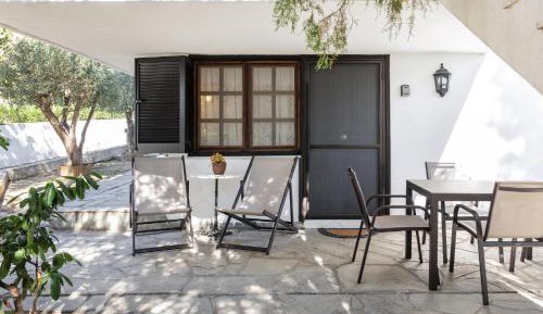 Studio with Garden View