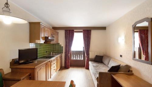 Superior One-Bedroom Apartment with Balcony