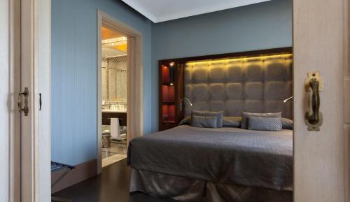 Senior Suite (1-2 Adults)