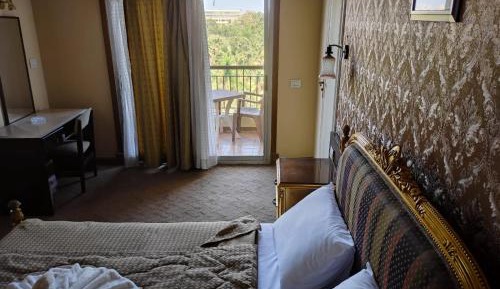 Suite with Garden View
