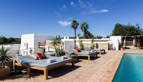 Six-Bedroom Villa 