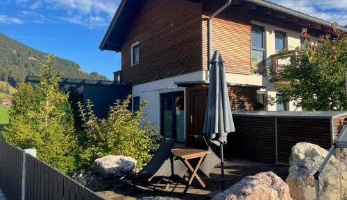 Apartment with Mountain View