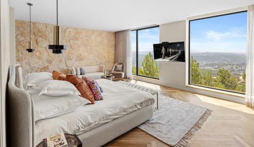 Junior Suite with Mountain View ( No Pool, No Hot Tub)