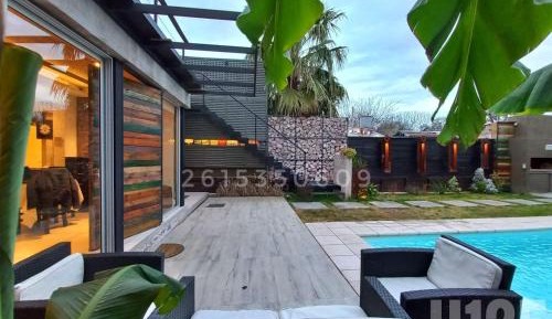 Family Room with Garden View