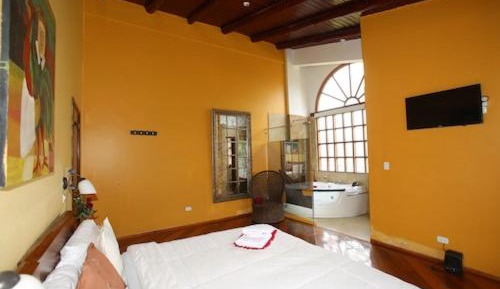 Suite with Hot Tub