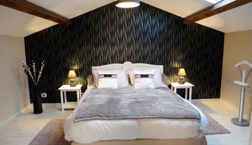 Suite (2 People)