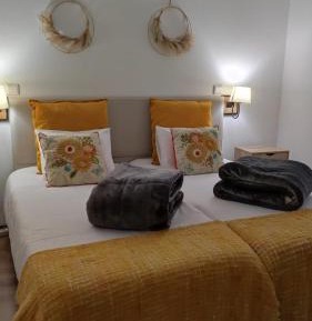 Deluxe Double Room with Shower