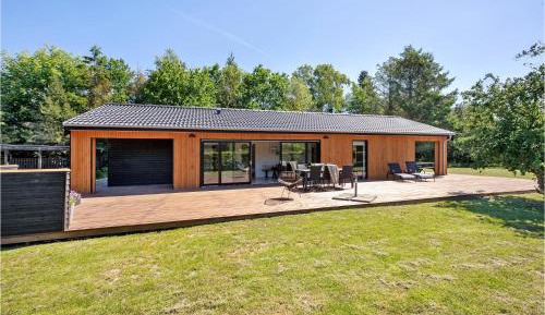 Three-Bedroom Holiday Home 