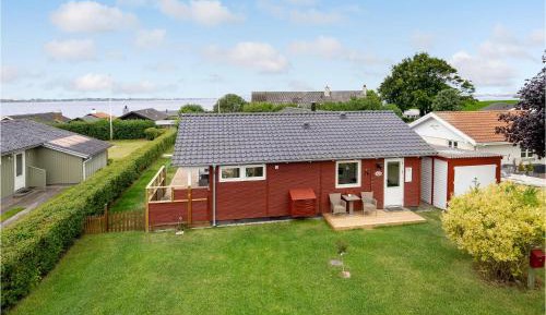Three-Bedroom Holiday Home 