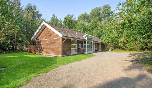 Four-Bedroom Holiday Home