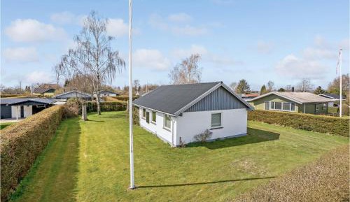 Three-Bedroom Holiday Home 