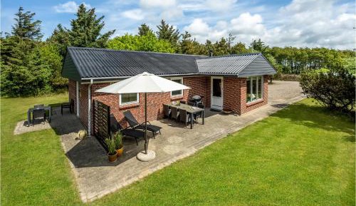 Three-Bedroom Holiday Home 
