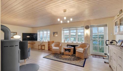 One-Bedroom Holiday Home