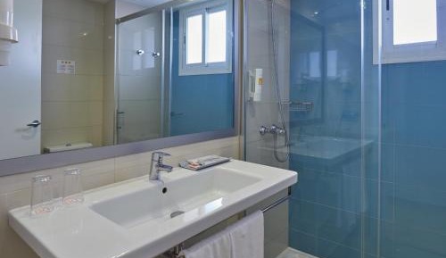 Double Room with Pool View and Balcony