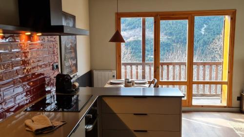 Apartment with Mountain View