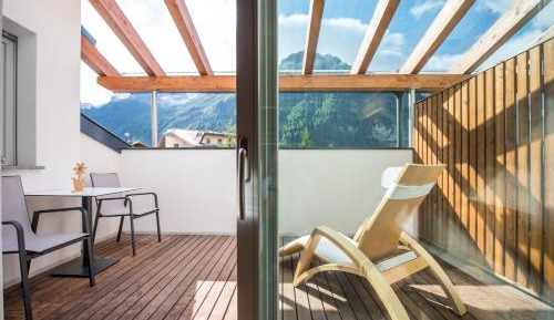 Superior One-Bedroom Apartment with Balcony