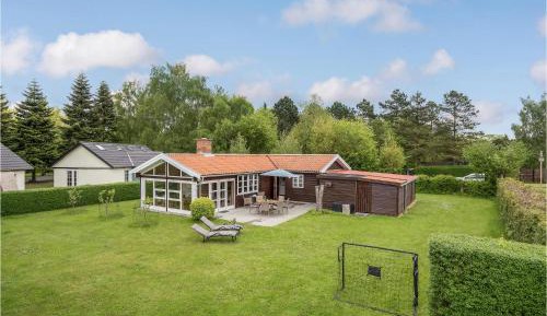 Three-Bedroom Holiday Home 
