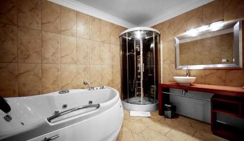 Suite with Spa Bath