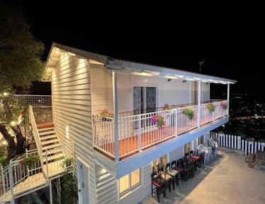 Studio with Sofa Bed