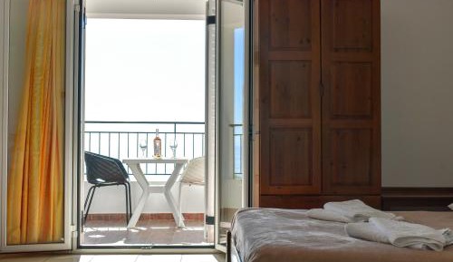 Standard Triple Room with Sea View