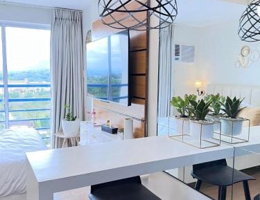 Studio with Mountain View
