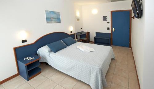 Double or Twin Room with Pool View