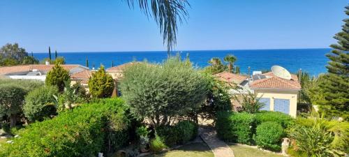 Villa - Beach Front