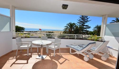 One-Bedroom Apartment with Balcony