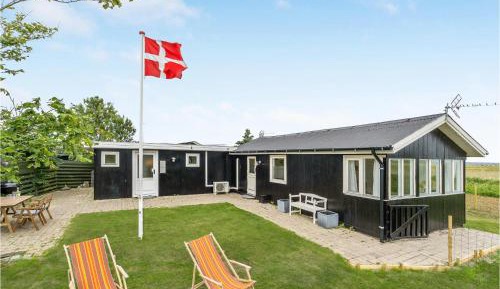 One-Bedroom Holiday Home