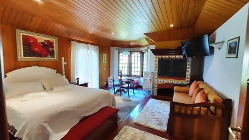 Family Suite with Balcony