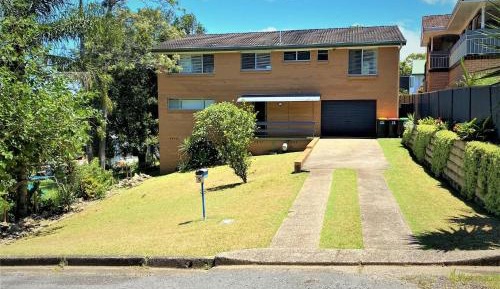 Three-Bedroom Holiday Home 