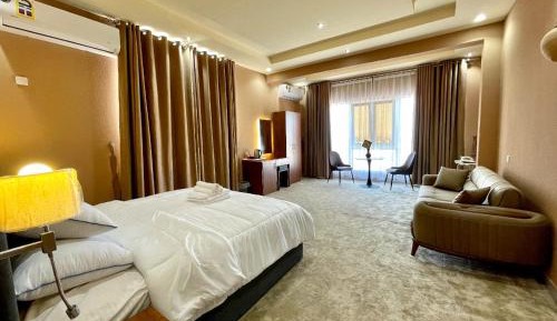 Deluxe King Room