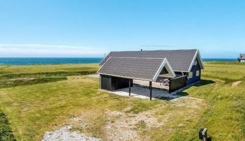 Three-Bedroom Vacation Home 