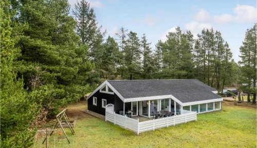 Four-Bedroom Holiday Home