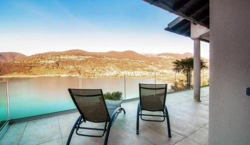 Apartment with Lake View