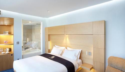 Deluxe Double Room with Bath