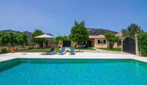 Villa with Garden View