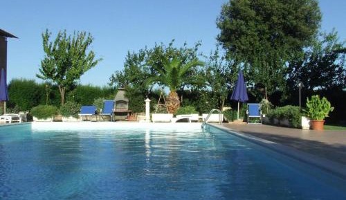 One-Bedroom Apartment (3 Adults)