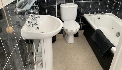 Twin Room with Bath
