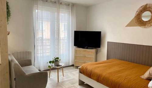 Studio Apartment