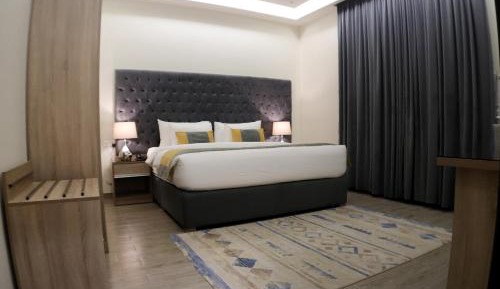 Deluxe Family Suite