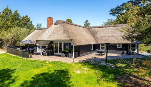 Four-Bedroom Holiday Home