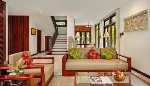 Villa with Garden View