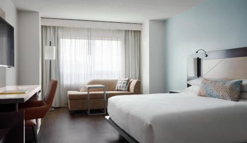 King Room with Sofa Bed