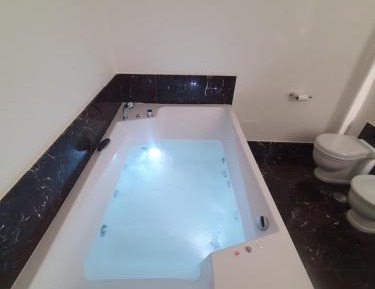 Queen Room with Spa Bath