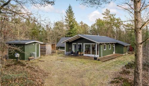Three-Bedroom Holiday Home 