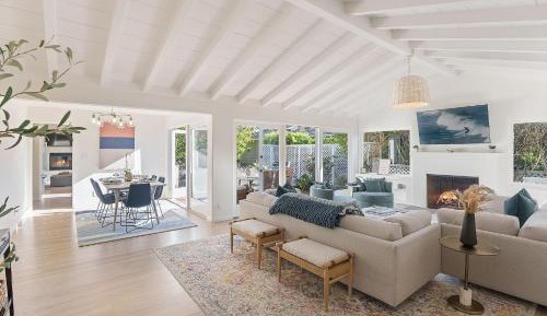 Four-Bedroom Holiday Home